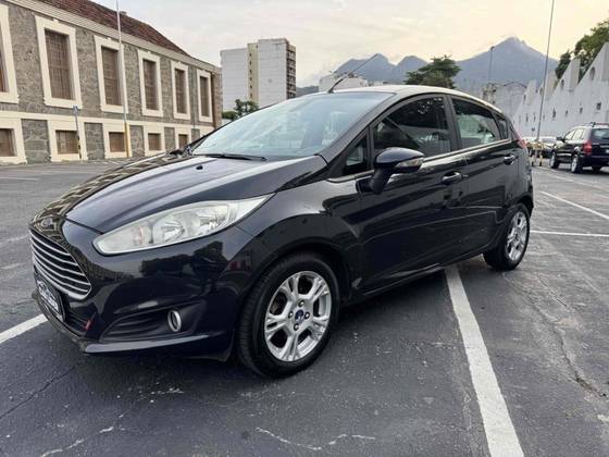 FORD FIESTA 1.6 SE HATCH 16V FLEX 4P POWERSHIFT